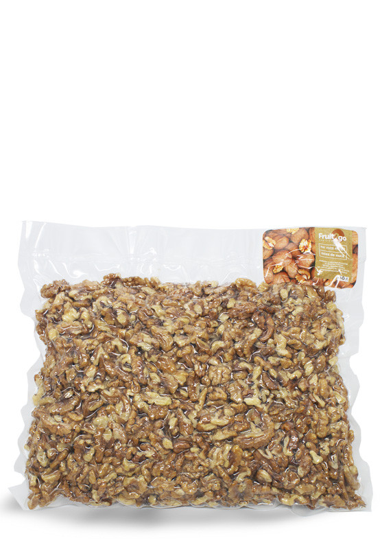 Miez de nucă sferturi